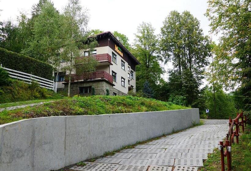 پانسیون Willa Mona