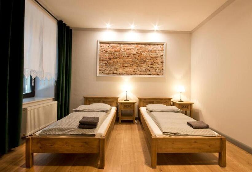 פנסיון Willa Rufina