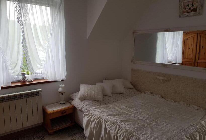 膳宿费 Zajazd Ponikiew   Noclegi Wadowice