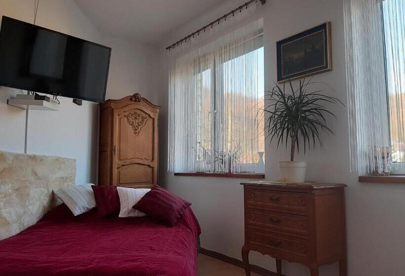 膳宿费 Zajazd Ponikiew   Noclegi Wadowice