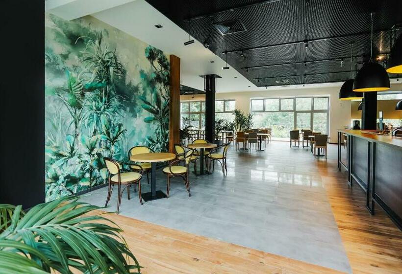 Poznań West Hotel   Airport