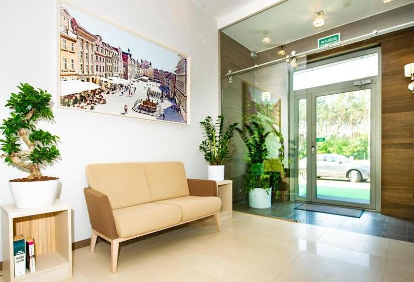 Poznań West Hotel   Airport