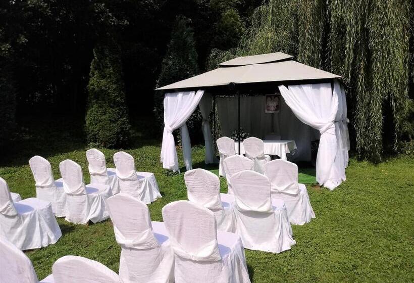 אתר נופש Dworek Peszków