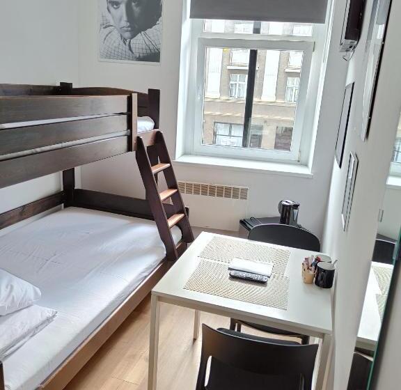 هاستل Blues Rooms