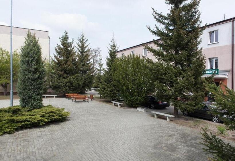 هاستل Dom Studenta Nr 1 Ans W Koninie