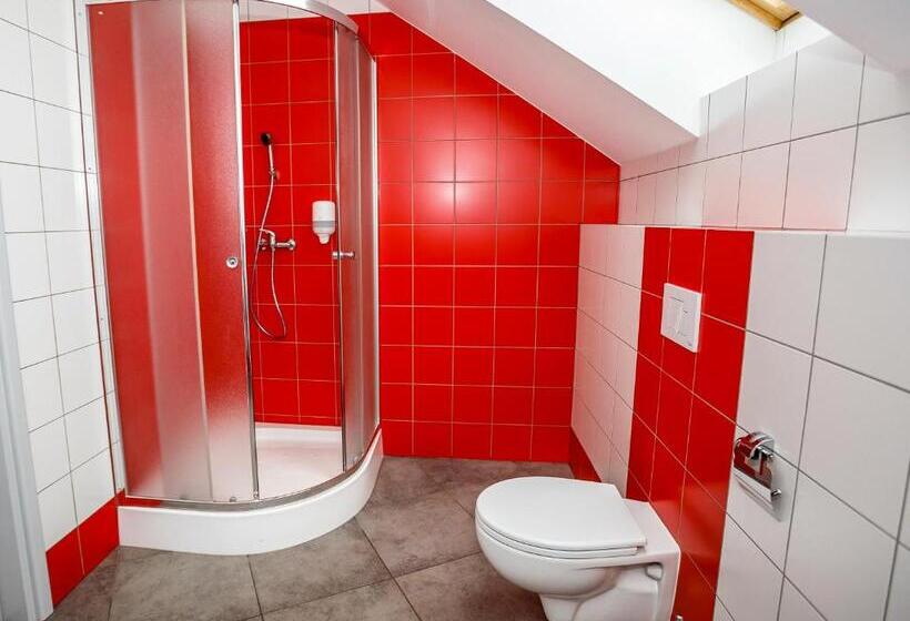 هاستل Elemels Planet