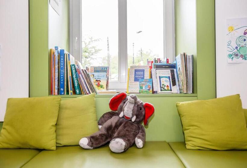 هاستل Elemels Planet