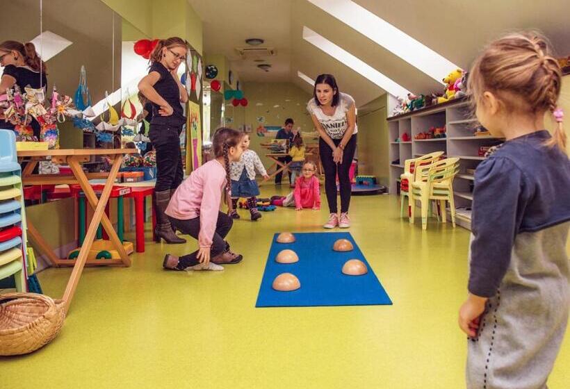 هاستل Elemels Planet