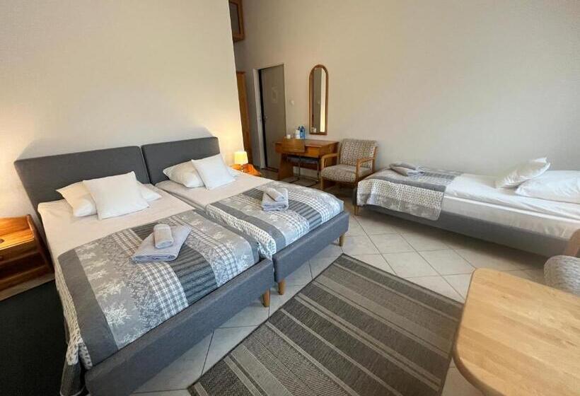 هاستل Gościniec Jantar