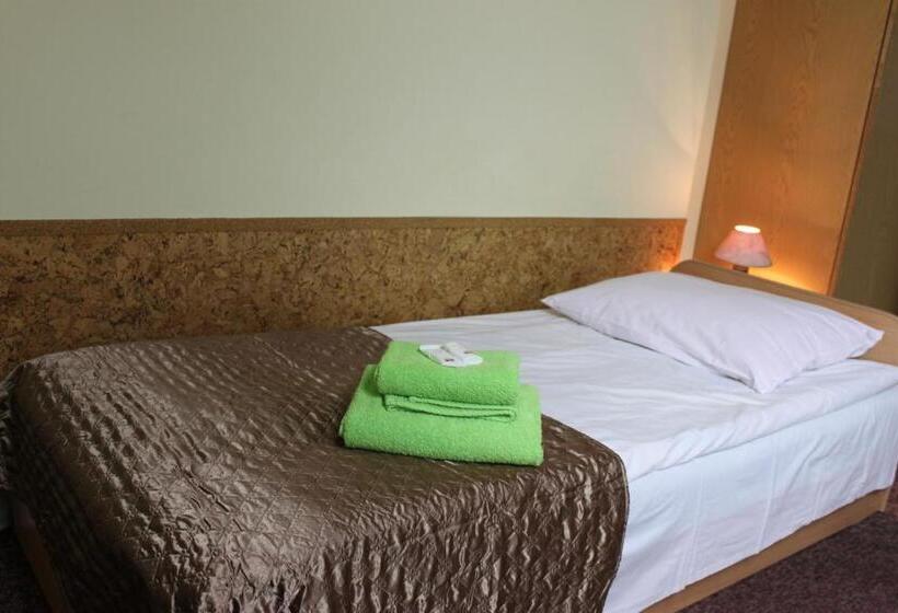 ユースホステル Harmonia