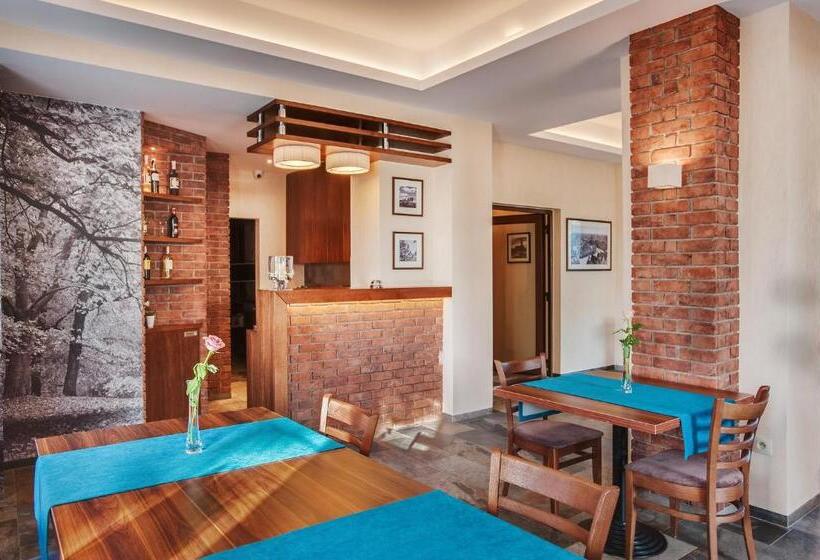 הוסטל Ik B&b Pod Dębami