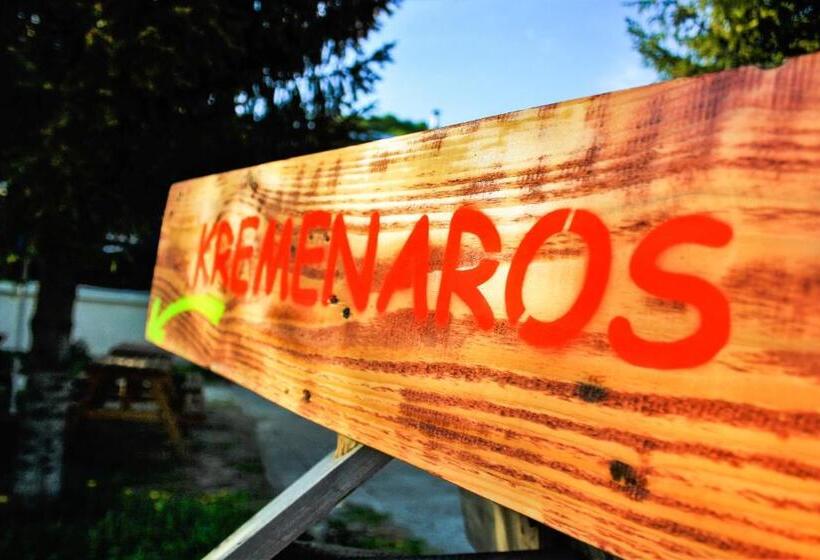 הוסטל Kremenaros