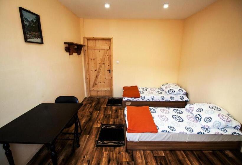 הוסטל Kremenaros