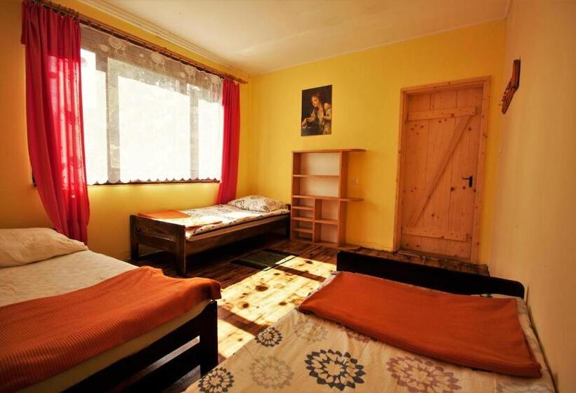 הוסטל Kremenaros