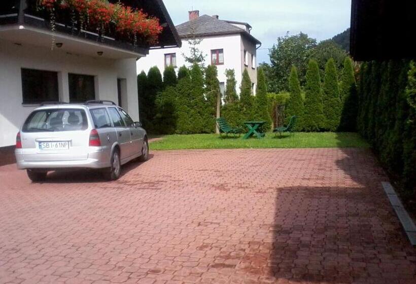 هاستل Na Brzegu