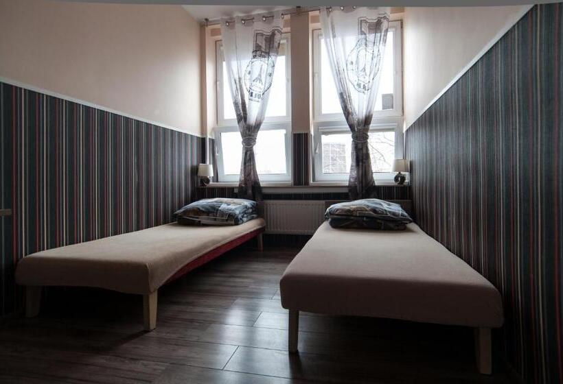 هاستل Noclegi Elan