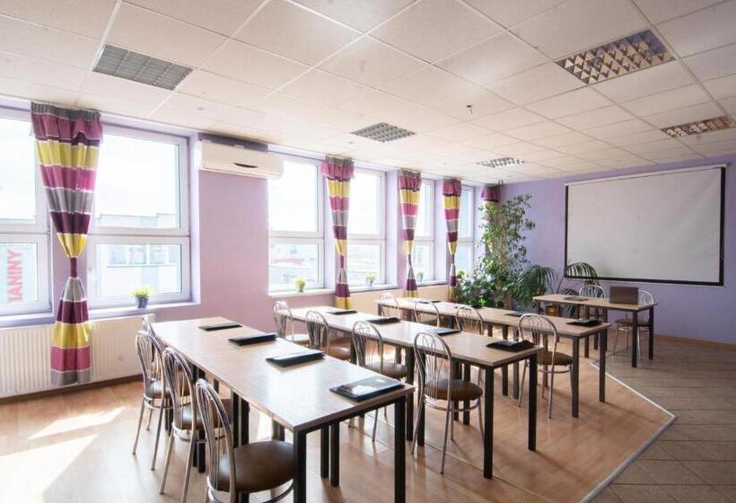 هاستل Noclegi Elan