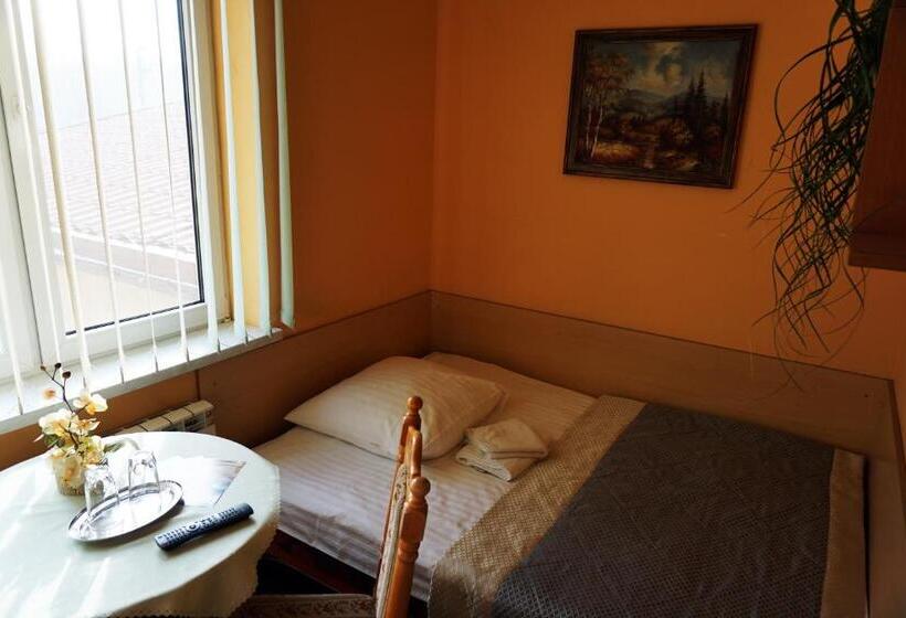 הוסטל Pod Szczęśliwą Gwiazdą