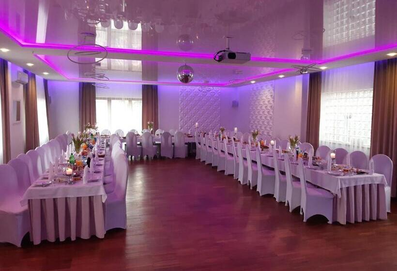 هاستل Route One   Restauracja & Pokoje Hotelowe