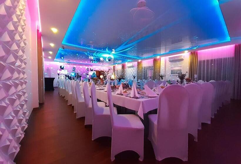 هاستل Route One   Restauracja & Pokoje Hotelowe