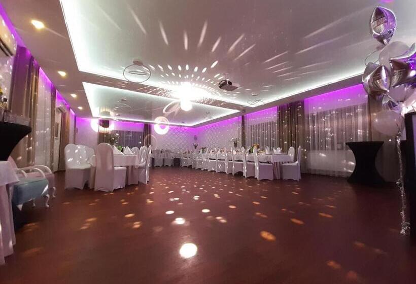 هاستل Route One   Restauracja & Pokoje Hotelowe