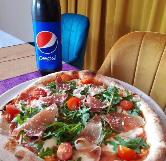 هاستل Route One   Restauracja & Pokoje Hotelowe