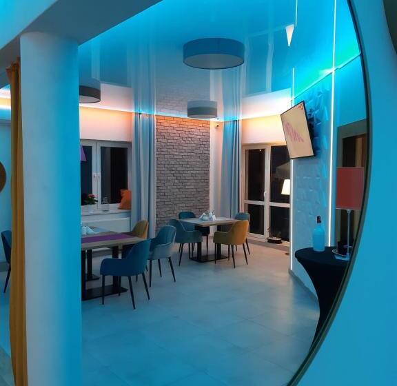 هاستل Route One   Restauracja & Pokoje Hotelowe