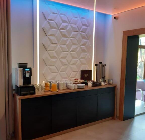 هاستل Route One   Restauracja & Pokoje Hotelowe