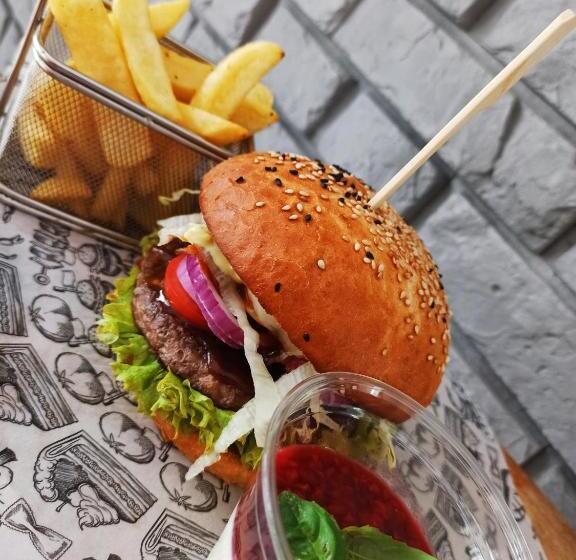 هاستل Route One   Restauracja & Pokoje Hotelowe