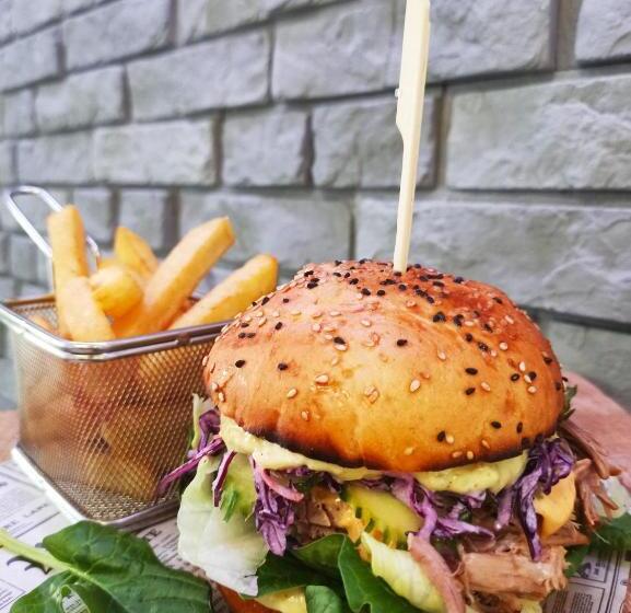 هاستل Route One   Restauracja & Pokoje Hotelowe