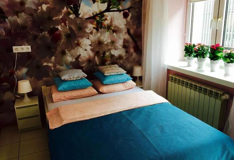 هاستل Stacja Centrum