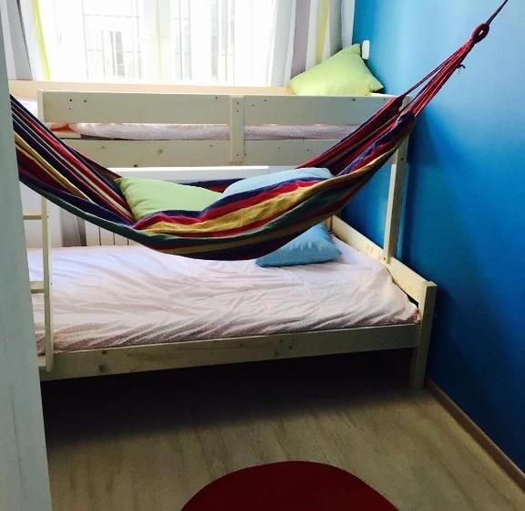 هاستل Stacja Centrum