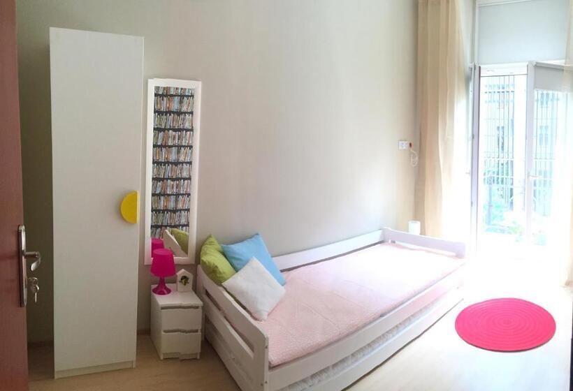 هاستل Stacja Centrum