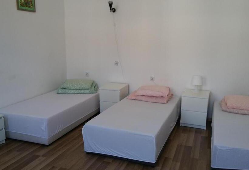 هاستل Stacja Centrum