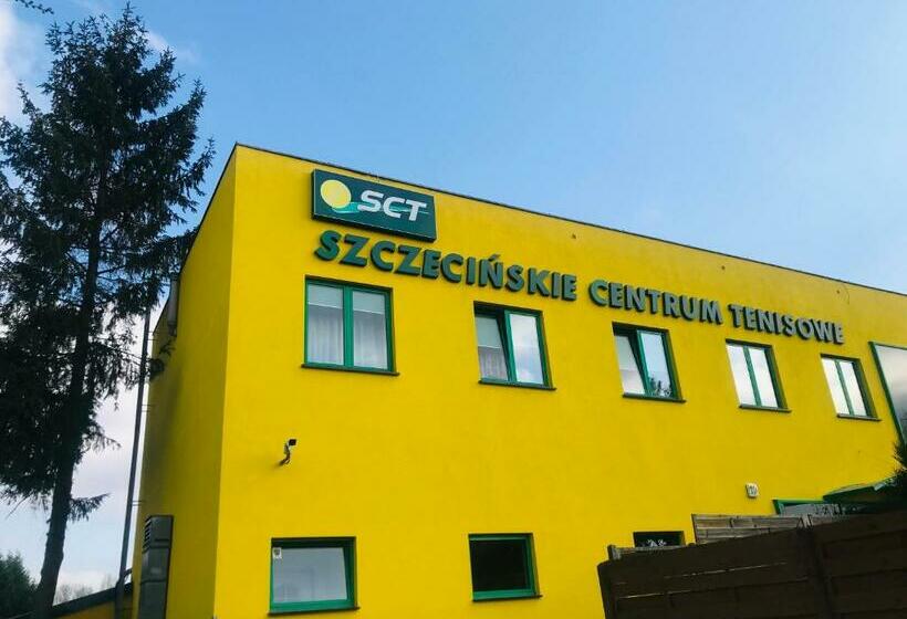 ユースホステル Szczecińskie Centrum Tenisowe