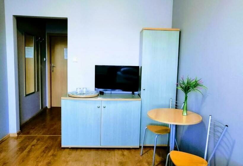 ユースホステル Szczecińskie Centrum Tenisowe