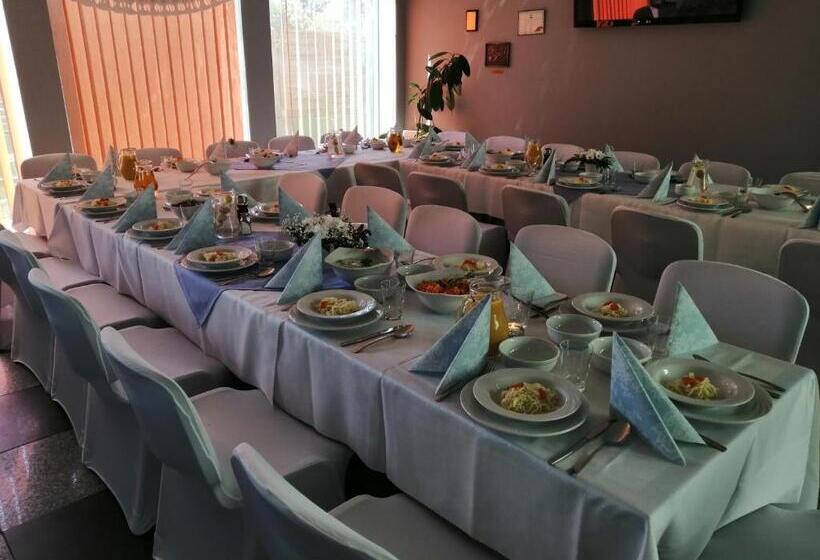 ユースホステル Szczecińskie Centrum Tenisowe