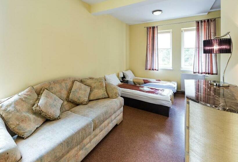 Общежитие Villa Sulejówek