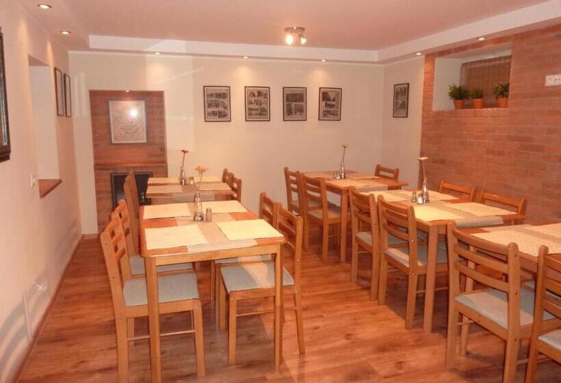 هاستل Zajazd Arka