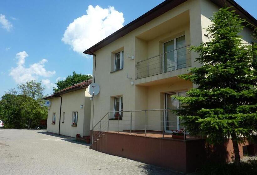 هاستل Zajazd Arka