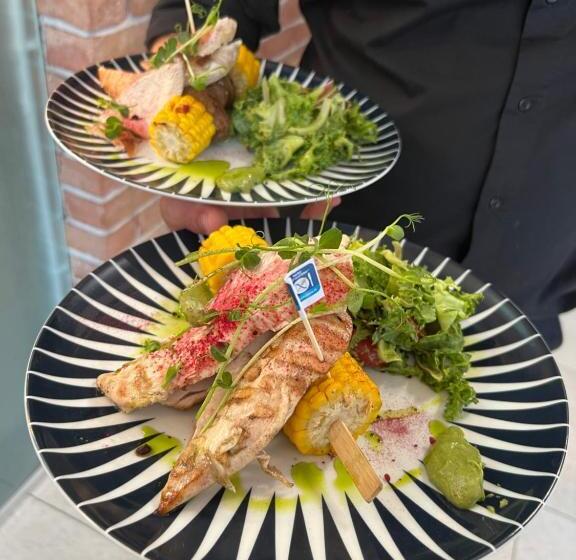 צימר Apartamenty Mesa Grill Restaurant Cafe