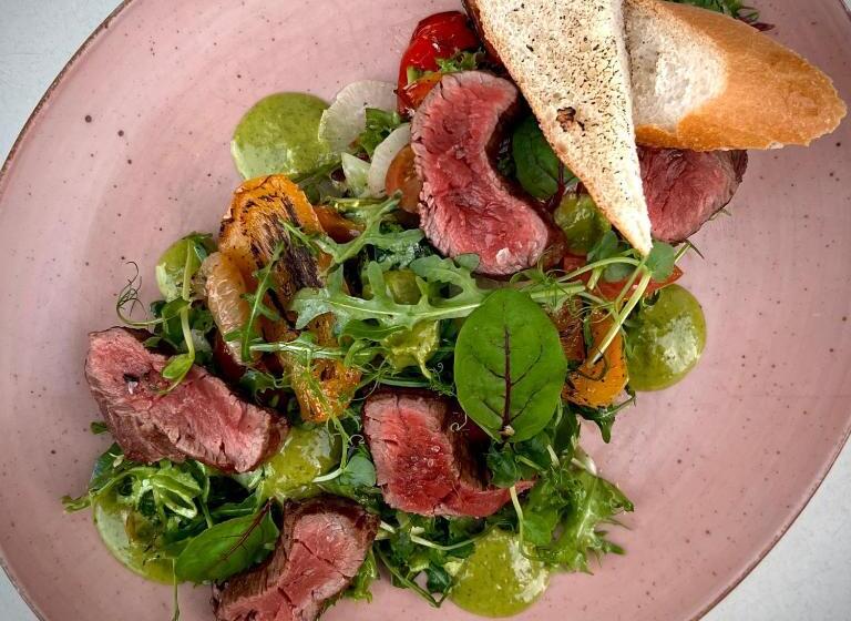 צימר Apartamenty Mesa Grill Restaurant Cafe