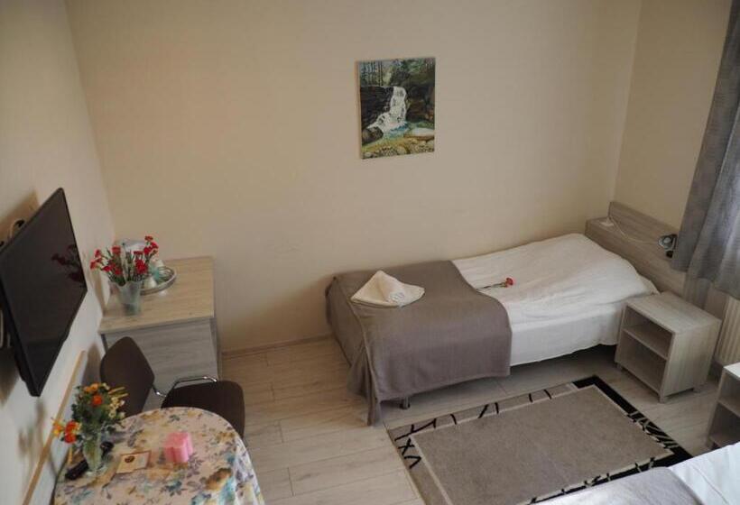 Bed and Breakfast Dom Gościnny 8 Km Od Suntago, Deepspot