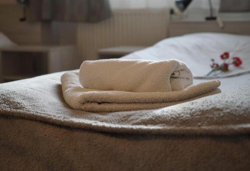 Bed and Breakfast Dom Gościnny 8 Km Od Suntago, Deepspot