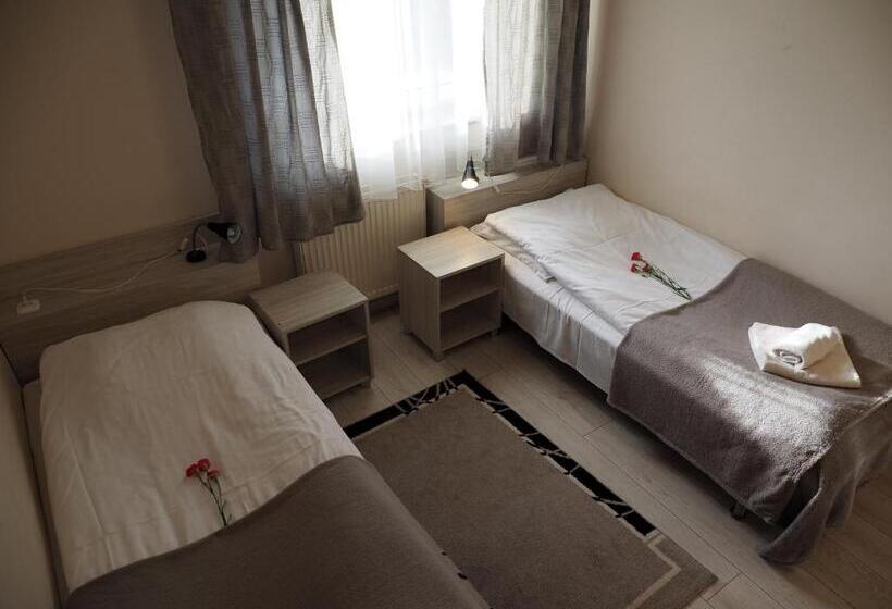 Bed and Breakfast Dom Gościnny 8 Km Od Suntago, Deepspot