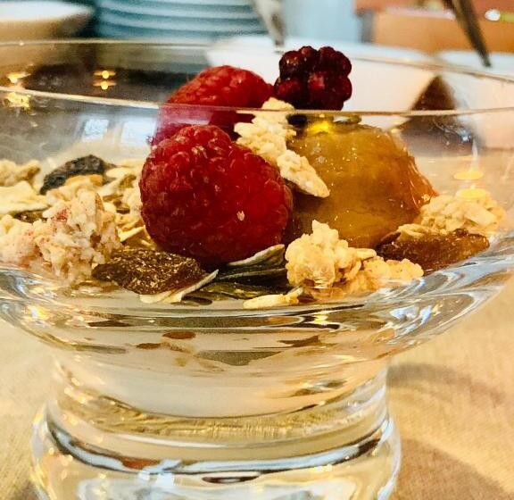 تختخواب و صبحانه Dw Bogun