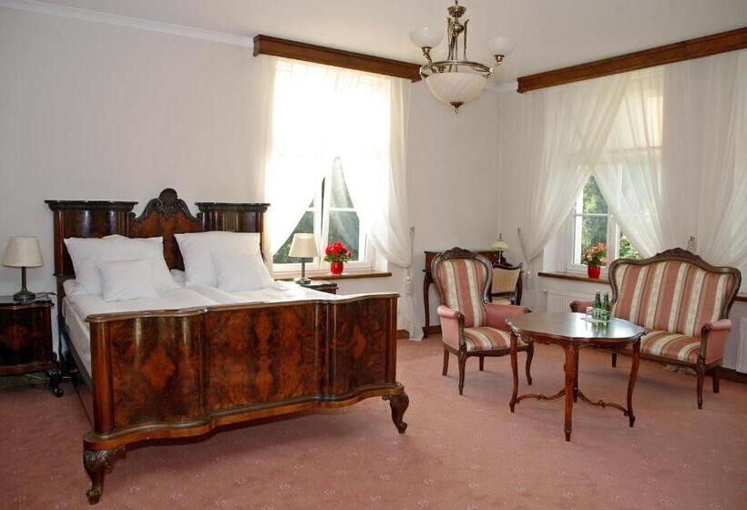 تختخواب و صبحانه Dwór Bieland