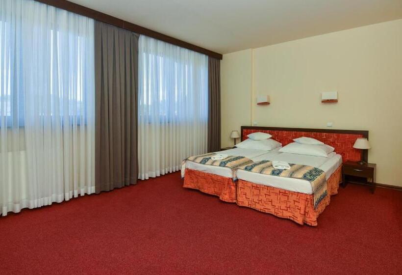 تختخواب و صبحانه Hyrny