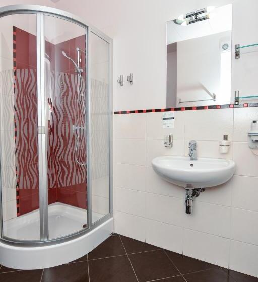 تختخواب و صبحانه Hyrny