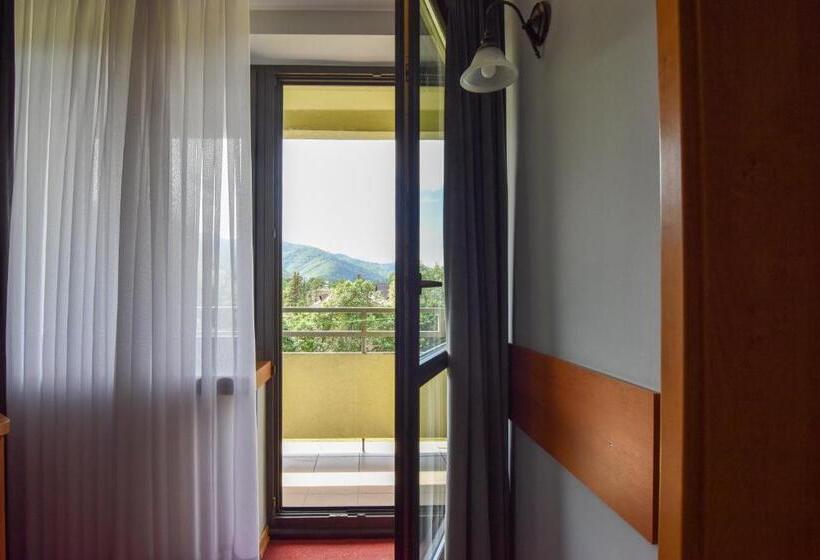 تختخواب و صبحانه Hyrny